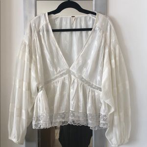 Free people beautiful peasant top. Worn once